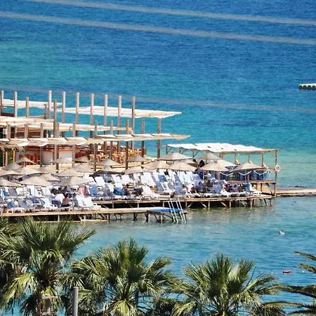 Ladin Hotel Cesme