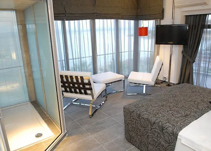 Ladin Szálloda Çeşme